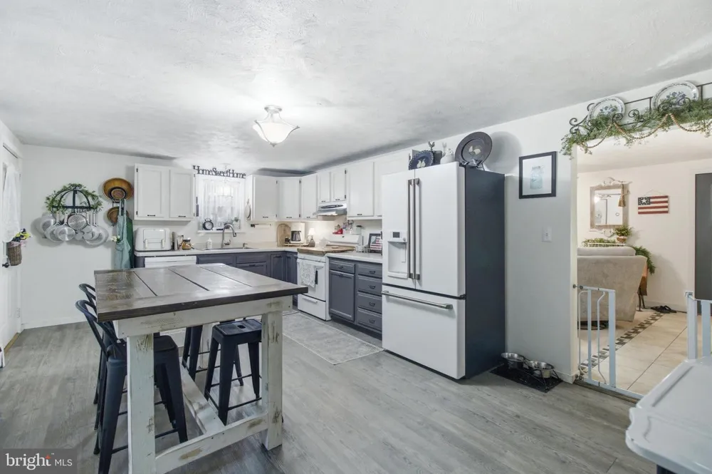 313 LONG JOHN SILVER Du Bois, PA 15801