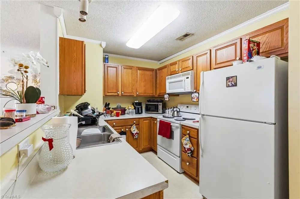 6117 Hedgecock Circle #2D High Point, NC 27265