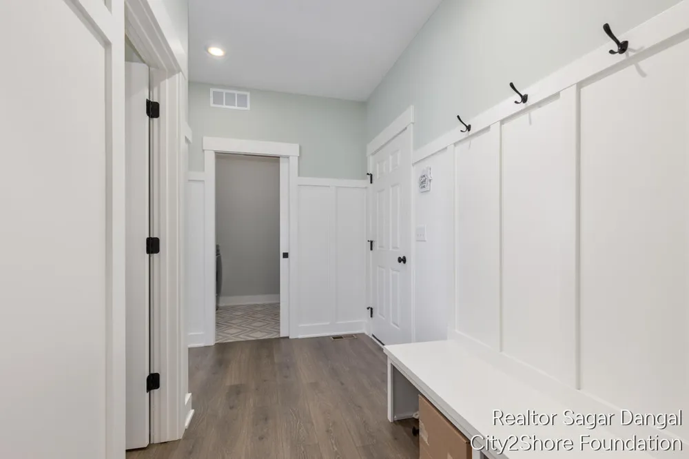 5961 Claymont Court SE Caledonia Township, MI 49316