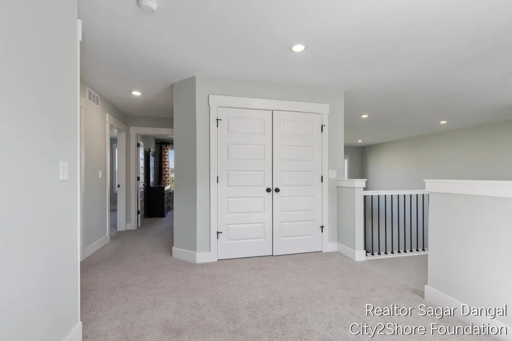 5961 Claymont Court SE Caledonia Township, MI 49316