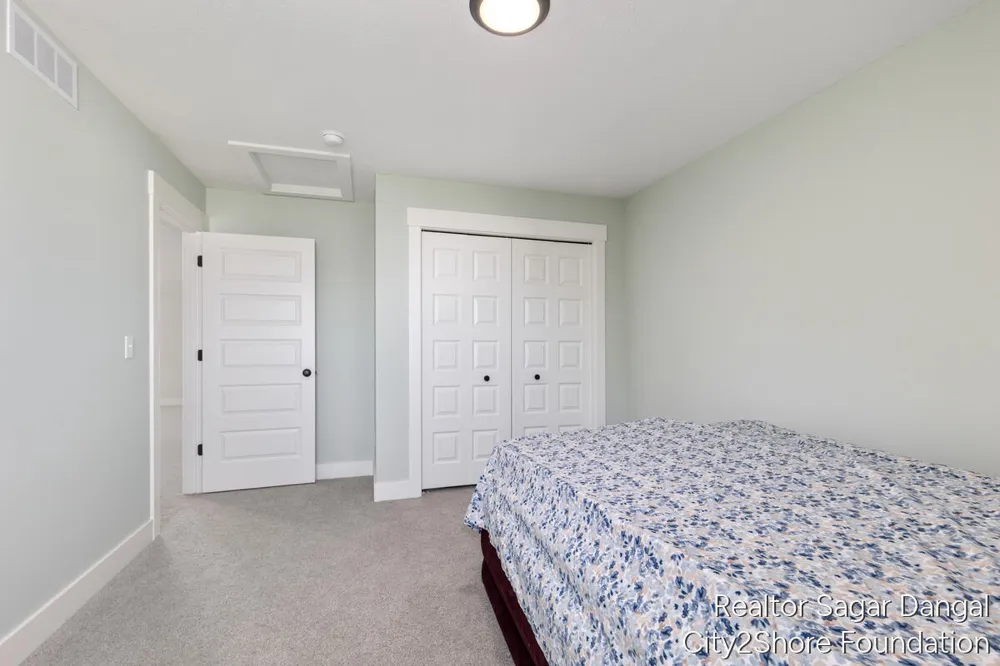 5961 Claymont Court SE Caledonia Township, MI 49316