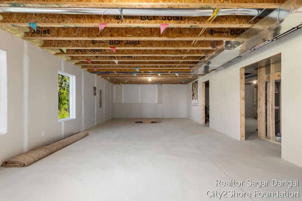 5961 Claymont Court SE Caledonia Township, MI 49316