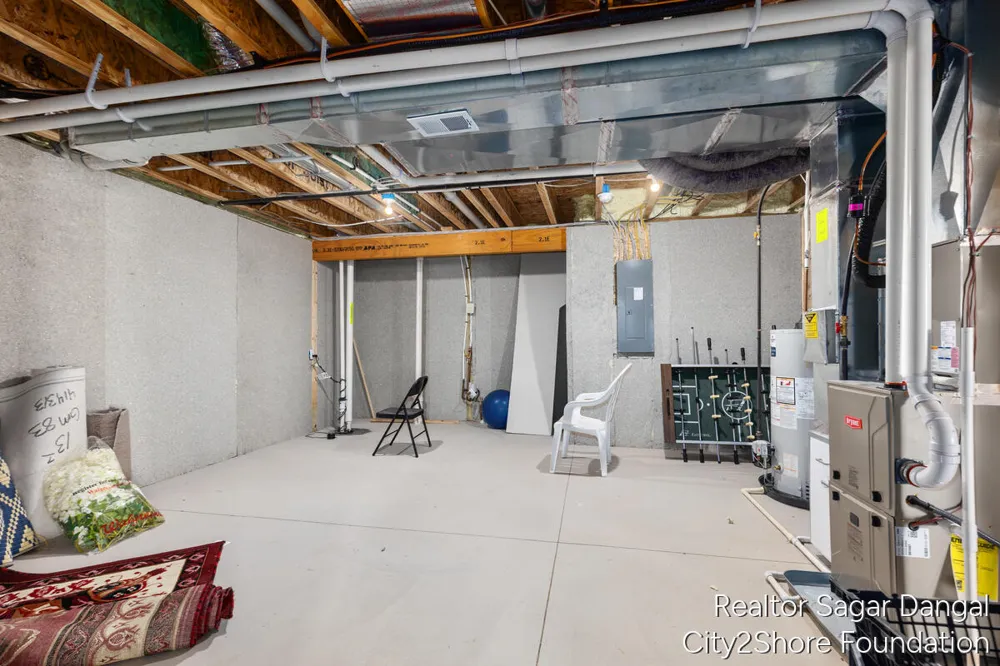 5961 Claymont Court SE Caledonia Township, MI 49316