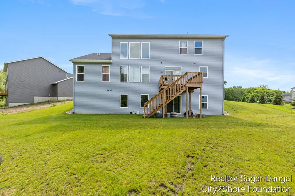 5961 Claymont Court SE Caledonia Township, MI 49316