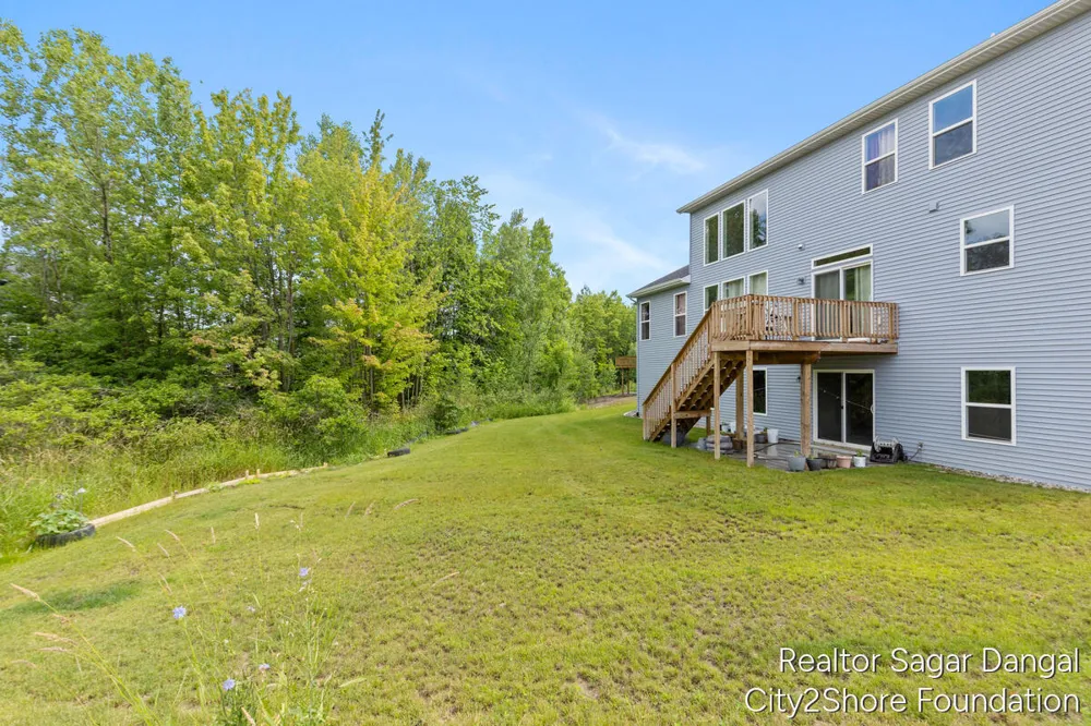 5961 Claymont Court SE Caledonia Township, MI 49316