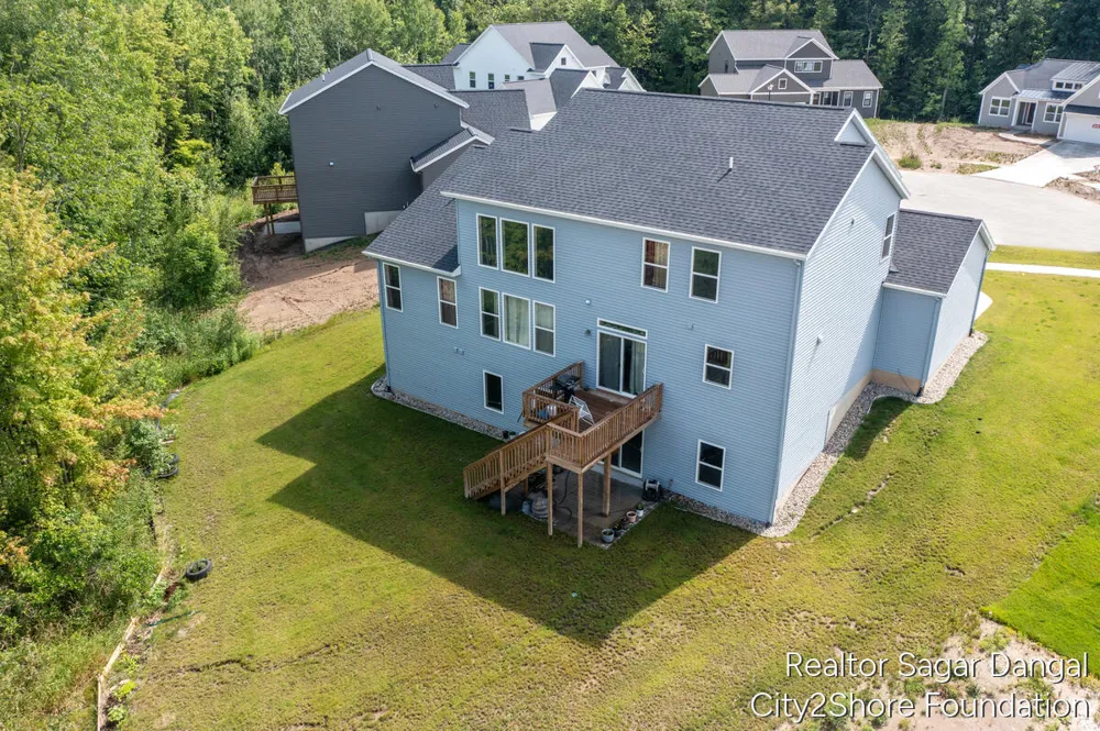 5961 Claymont Court SE Caledonia Township, MI 49316