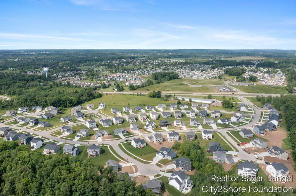 5961 Claymont Court SE Caledonia Township, MI 49316
