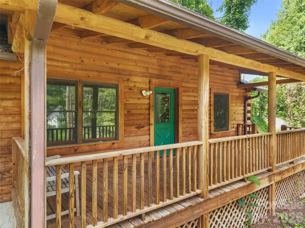 549 Henderson Street Saluda, NC 28773