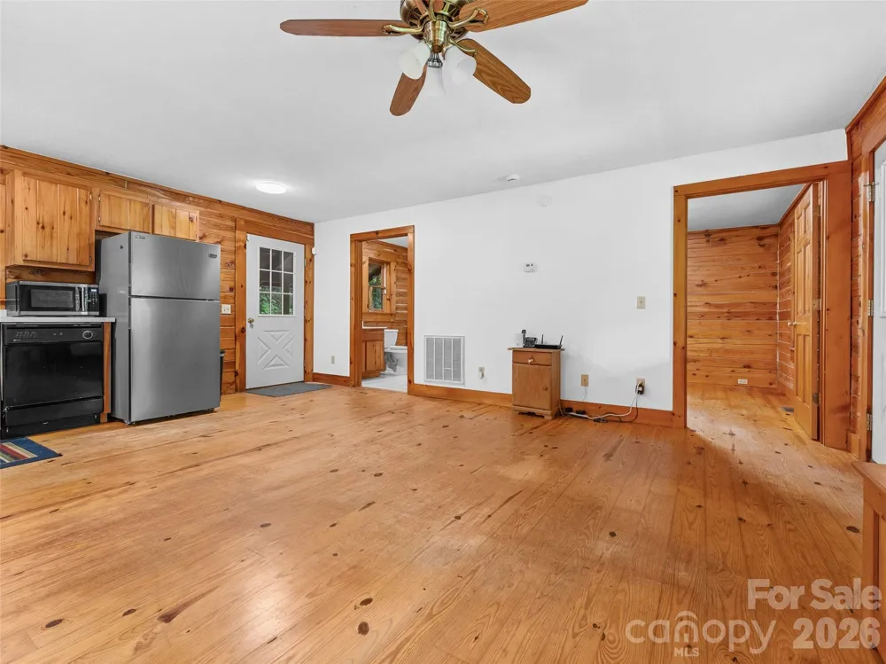 549 Henderson Street Saluda, NC 28773