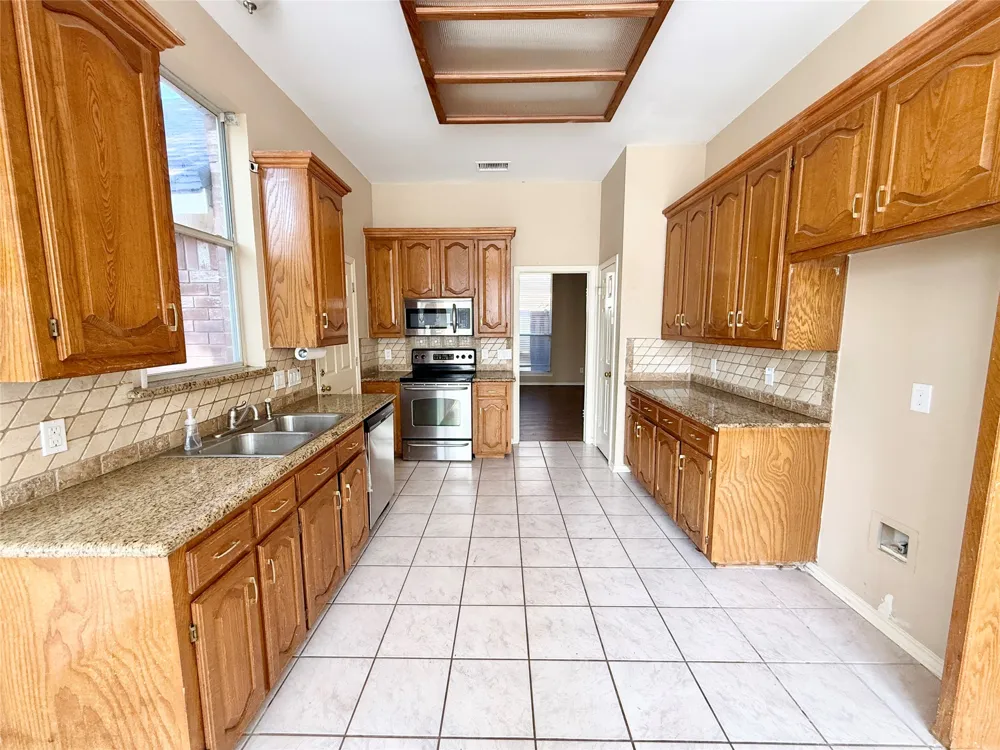 8902 Bayshore Lane Rowlett, TX 75088