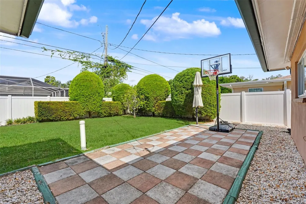 2061 FAIR OAK DRIVE Clearwater, FL 33763