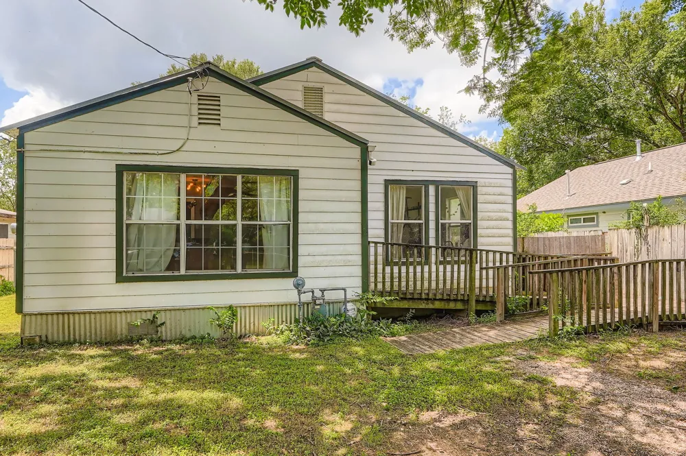 5605 Tura Lane Austin, TX 78721