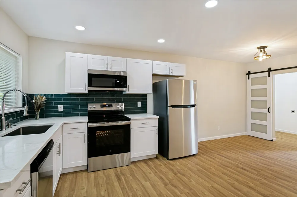 904 Bryan Drive Bedford, TX 76022
