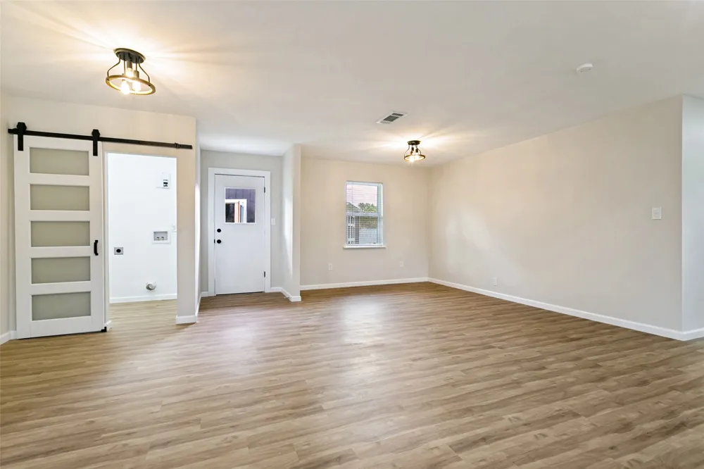 904 Bryan Drive Bedford, TX 76022