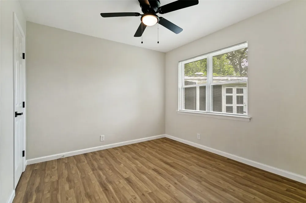 904 Bryan Drive Bedford, TX 76022