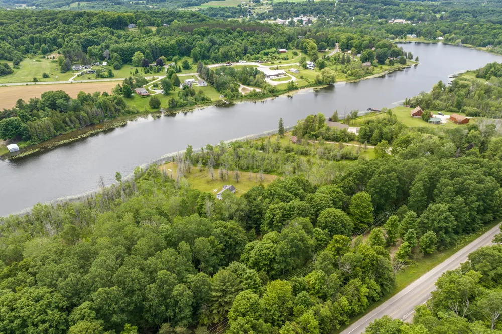 6263 East Jordan Road Banks Township, MI 49729