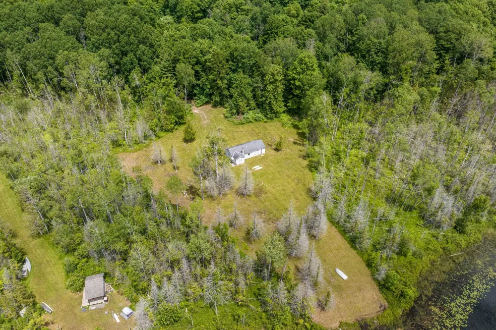 6263 East Jordan Road Banks Township, MI 49729