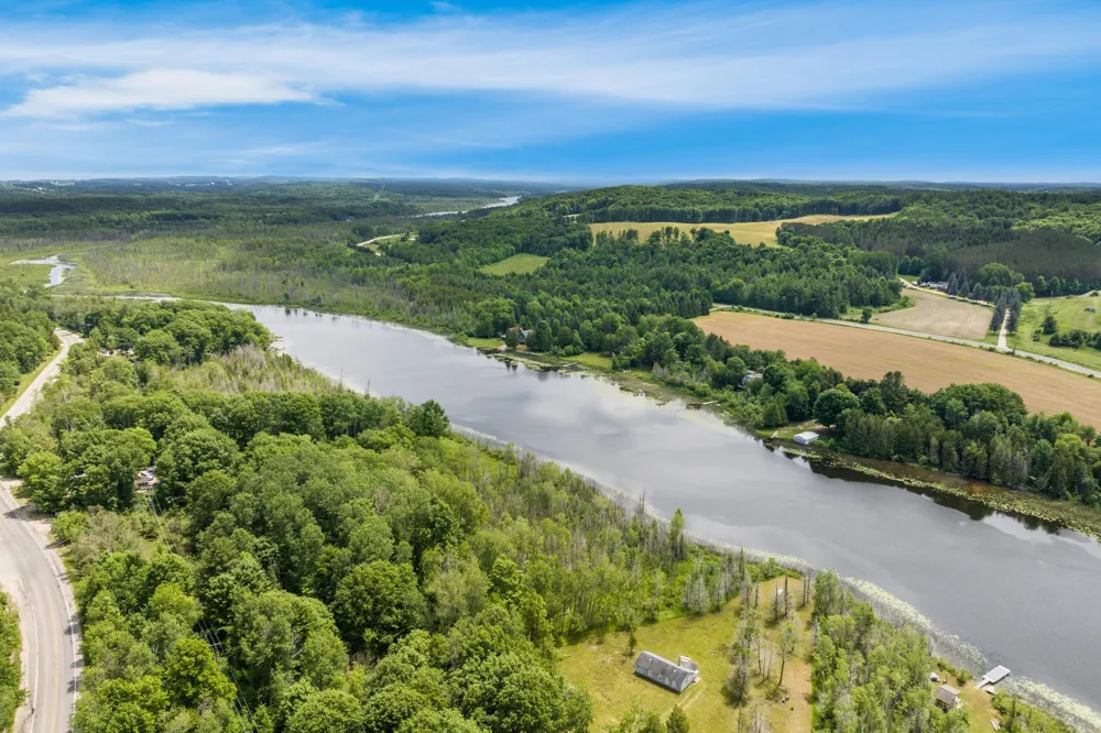 6263 East Jordan Road Banks Township, MI 49729