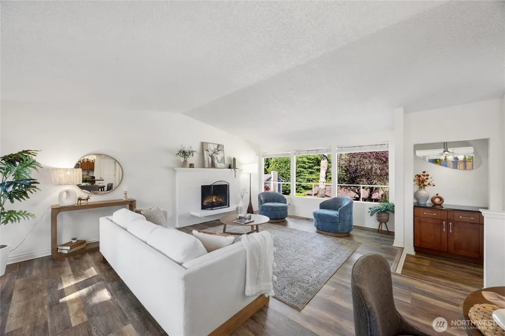 6215 122nd Avenue SE Bellevue, WA 98006