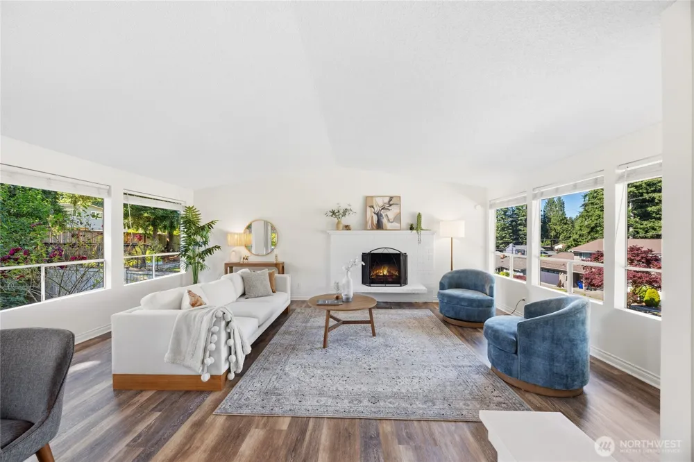 6215 122nd Avenue SE Bellevue, WA 98006