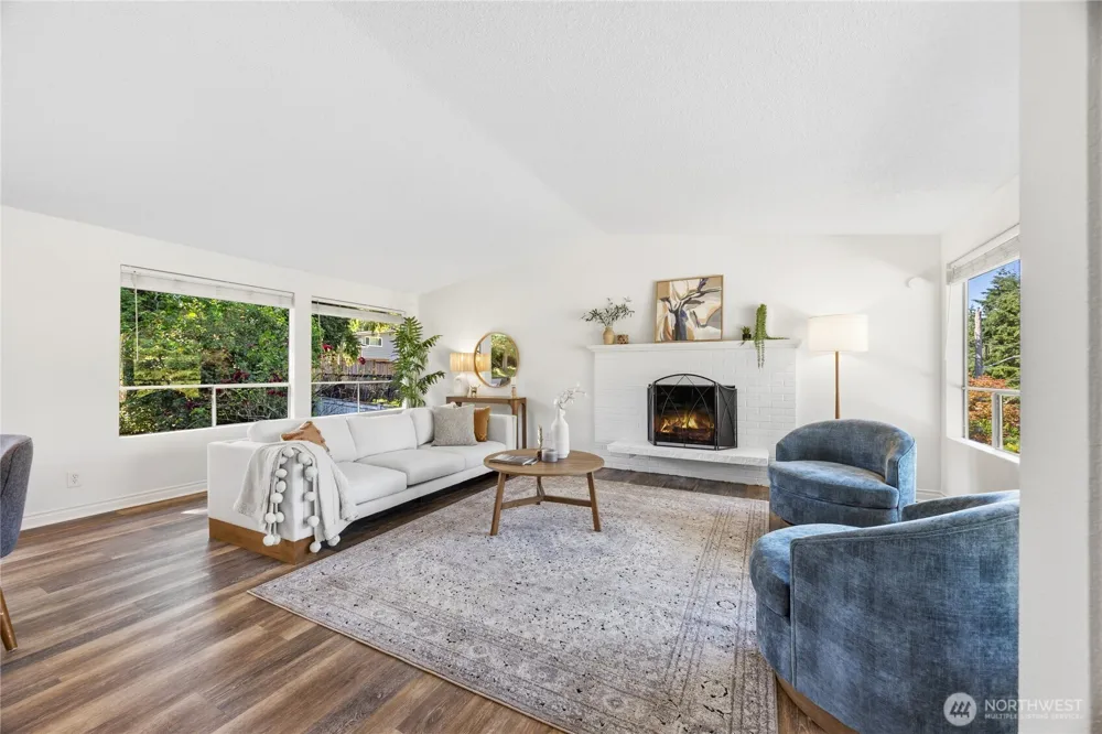 6215 122nd Avenue SE Bellevue, WA 98006