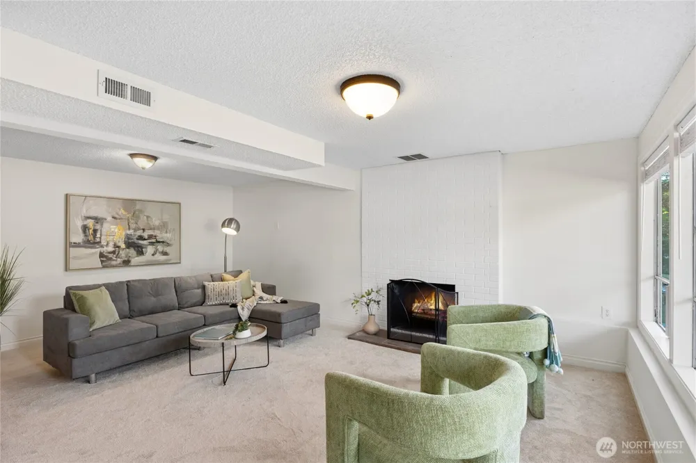 6215 122nd Avenue SE Bellevue, WA 98006