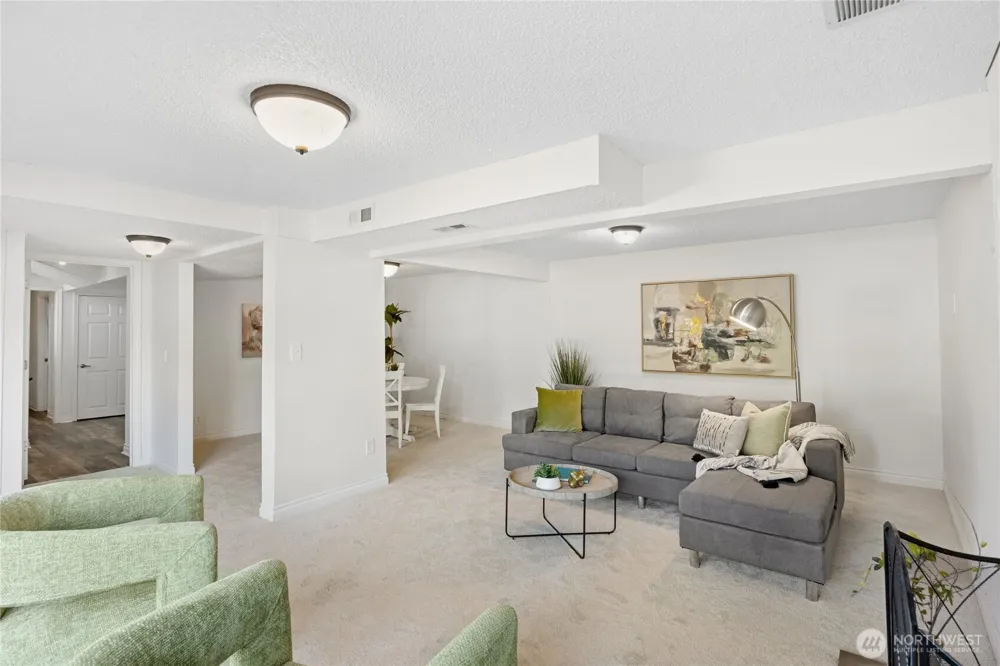 6215 122nd Avenue SE Bellevue, WA 98006