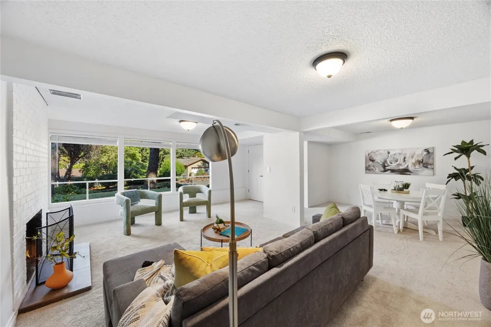 6215 122nd Avenue SE Bellevue, WA 98006
