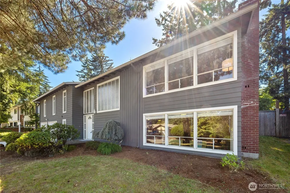6215 122nd Avenue SE Bellevue, WA 98006