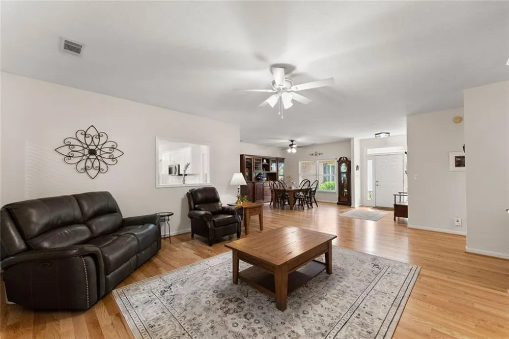 1020 Easy Street Toccoa, GA 30577