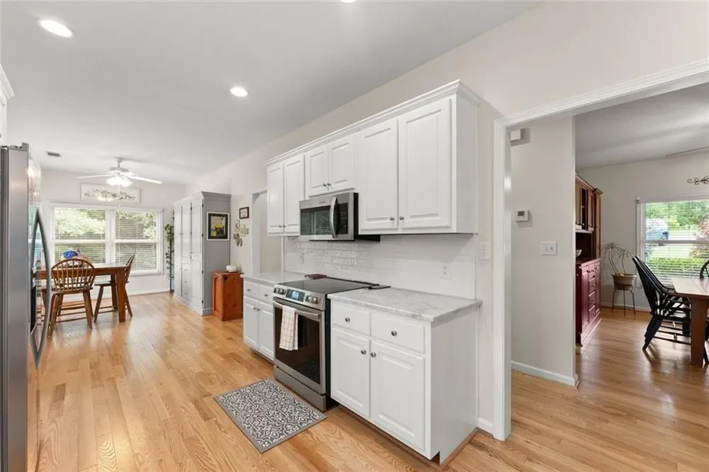 1020 Easy Street Toccoa, GA 30577