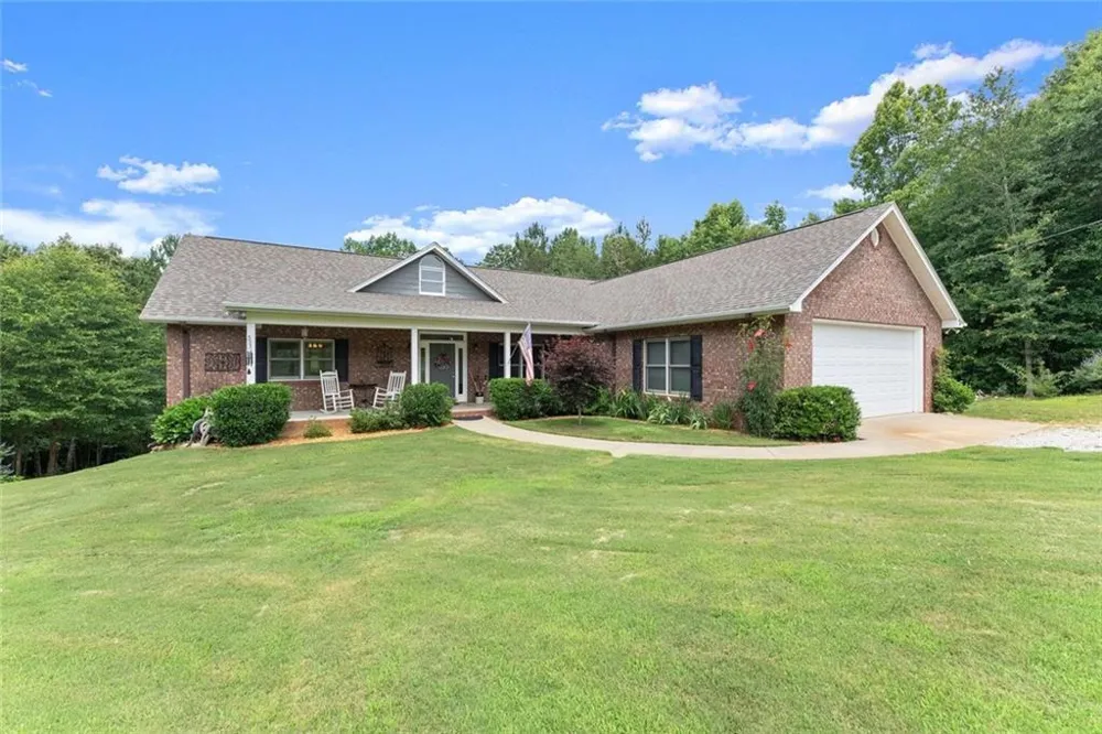 1020 Easy Street Toccoa, GA 30577