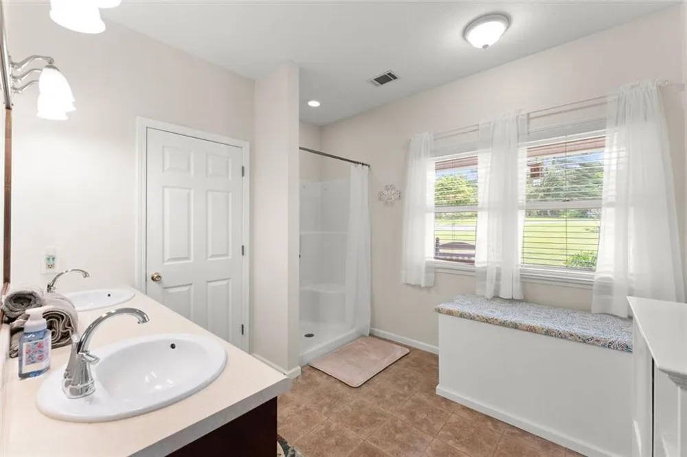1020 Easy Street Toccoa, GA 30577