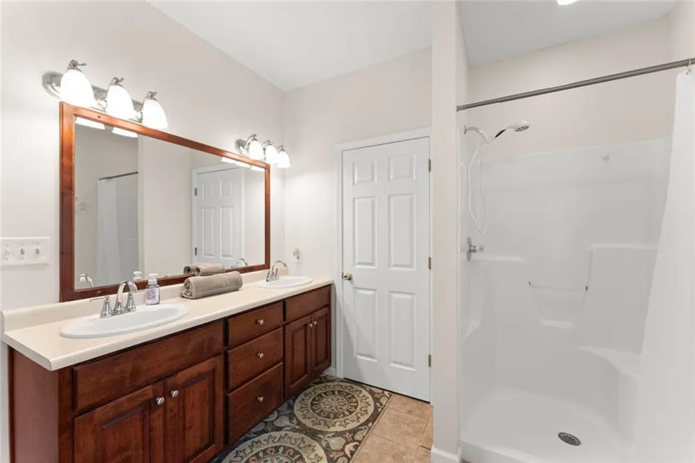1020 Easy Street Toccoa, GA 30577