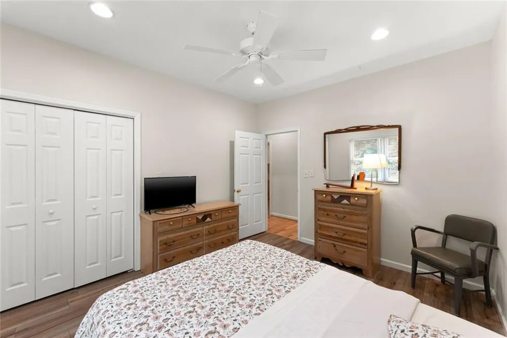 1020 Easy Street Toccoa, GA 30577