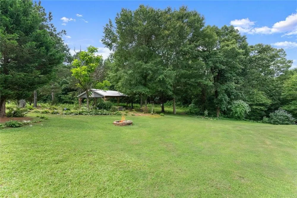 1020 Easy Street Toccoa, GA 30577