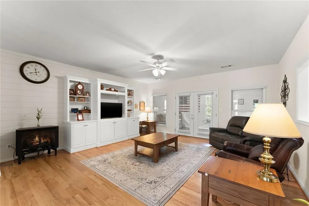 1020 Easy Street Toccoa, GA 30577