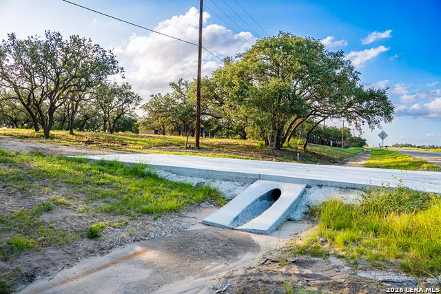 13117 N HWY 16 Poteet, TX 78065