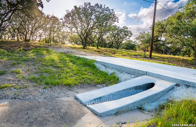 13117 N HWY 16 Poteet, TX 78065