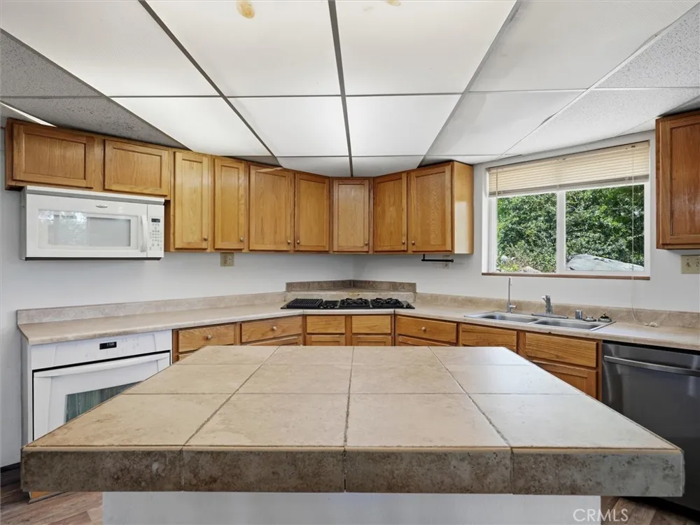36211 Toku Poyah North Fork, CA 93643