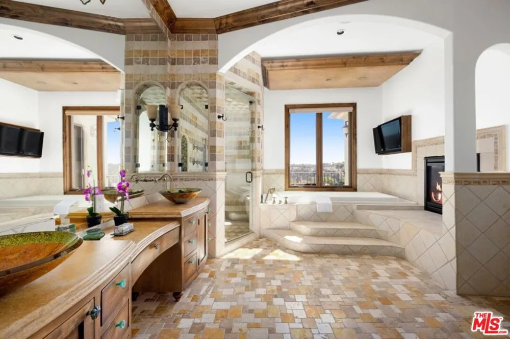 2695 Shady Ridge Lane Diamond Bar, CA 91765