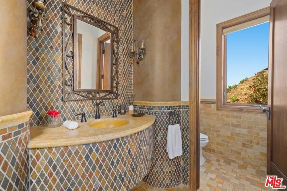 2695 Shady Ridge Lane Diamond Bar, CA 91765