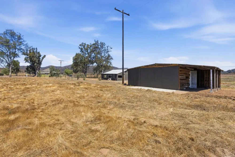 1077 Montecito Way Ramona, CA 92065