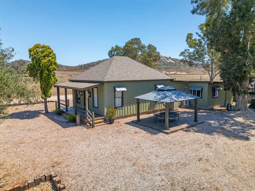 1077 Montecito Way Ramona, CA 92065