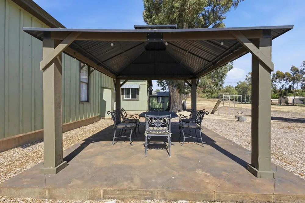 1077 Montecito Way Ramona, CA 92065
