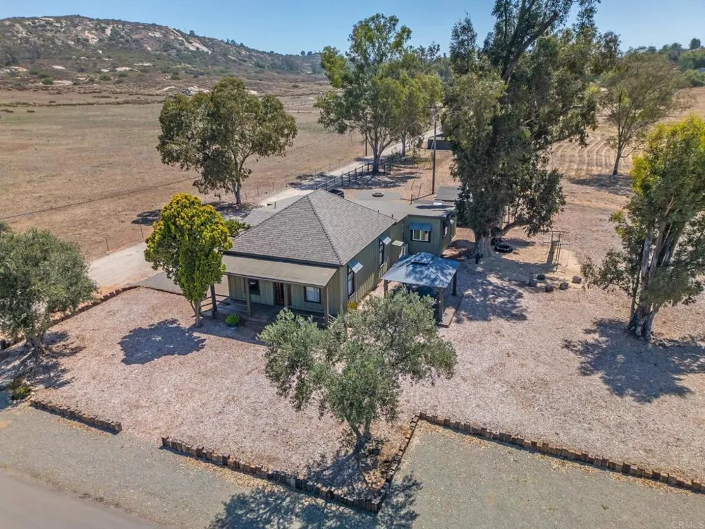 1077 Montecito Way Ramona, CA 92065