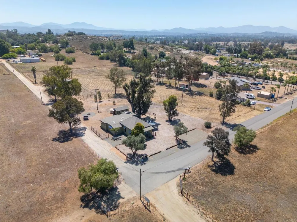 1077 Montecito Way Ramona, CA 92065