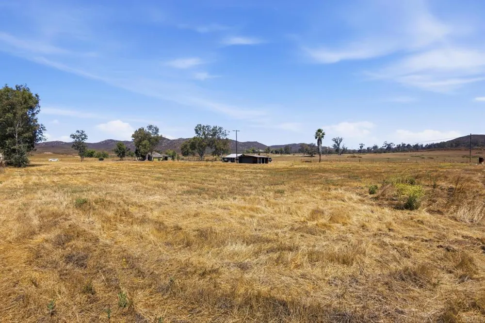 1077 Montecito Way Ramona, CA 92065