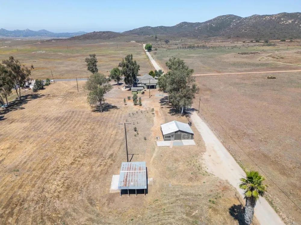 1077 Montecito Way Ramona, CA 92065