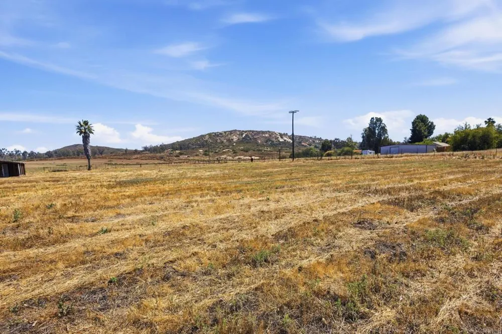 1077 Montecito Way Ramona, CA 92065